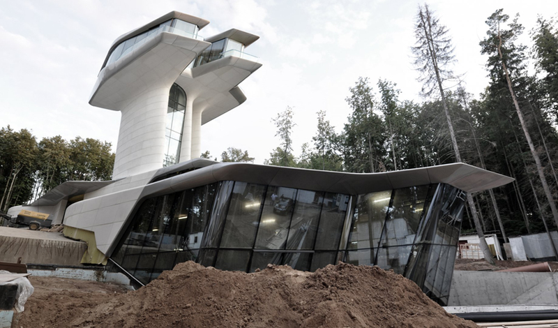 Illustration for article titled Want to live in a spaceship? These houses are for you.